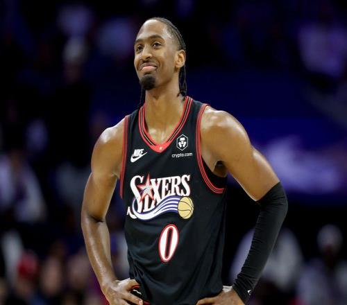 曼联铁心留,俱乐部沉默,背后,世界杯小组赛,2026世界杯,小组赛对阵,球队战术,赛事动态