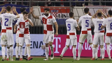 巴洛特利脚后跟射门技巧解析