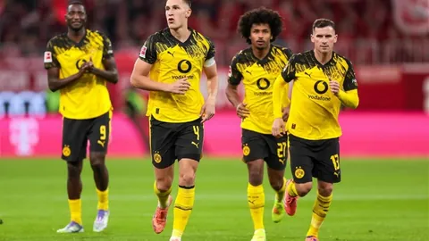 爵士败给太阳，终结连败，布克砍下34分8助攻，杜兰特复出得30分8篮板，克拉克森献上23分